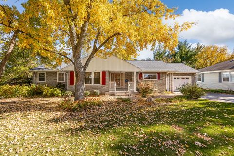 Tiny photo for 4915 Pershing Avenue, Downers Grove, IL 60515 (MLS # 12498624)