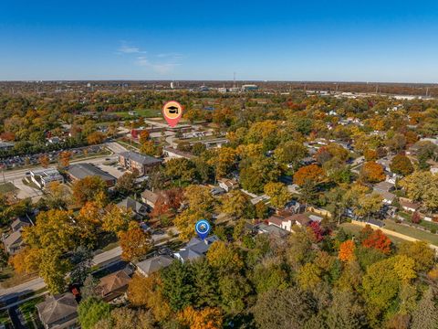 Tiny photo for 4915 Pershing Avenue, Downers Grove, IL 60515 (MLS # 12498624)