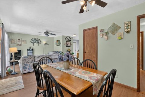 Tiny photo for 1204 W Violet Street, Freeport, IL 61032 (MLS # 12685275)