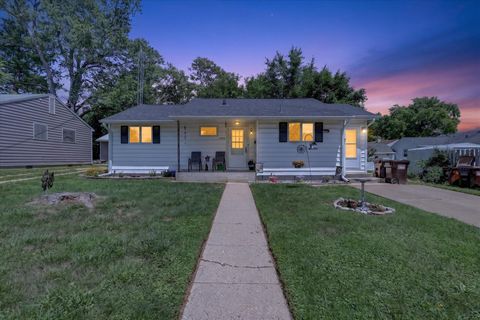 Tiny photo for 1204 W Violet Street, Freeport, IL 61032 (MLS # 12685275)