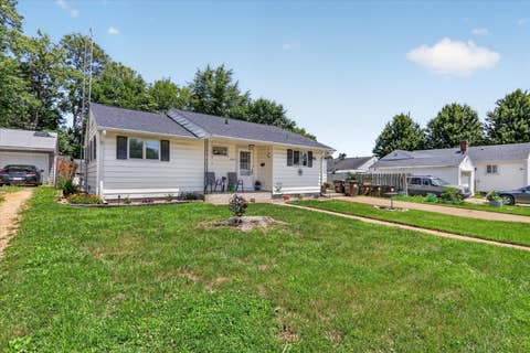 Tiny photo for 1204 W Violet Street, Freeport, IL 61032 (MLS # 12685275)