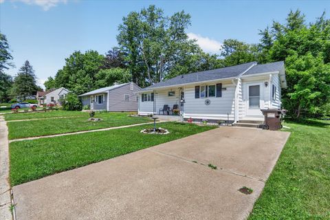 Tiny photo for 1204 W Violet Street, Freeport, IL 61032 (MLS # 12685275)