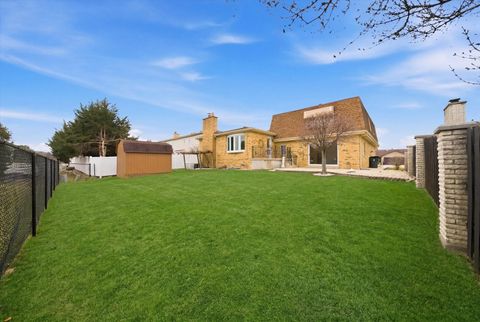 Tiny photo for 707 S Noah Terrace, Mount Prospect, IL 60056 (MLS # 12593511)