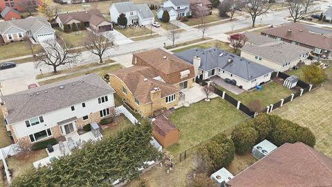 Tiny photo for 707 S Noah Terrace, Mount Prospect, IL 60056 (MLS # 12593511)