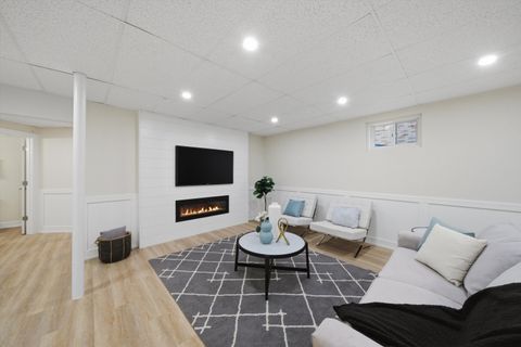 Tiny photo for 707 S Noah Terrace, Mount Prospect, IL 60056 (MLS # 12593511)