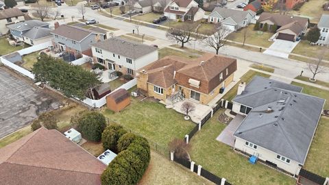 Tiny photo for 707 S Noah Terrace, Mount Prospect, IL 60056 (MLS # 12593511)