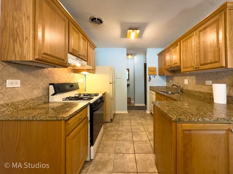 Tiny photo for 2632 N Windsor Drive #104, Arlington Heights, IL 60004 (MLS # 12598867)