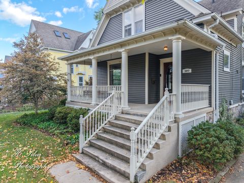 Tiny photo for 389 Lincoln Avenue, Woodstock, IL 60098 (MLS # 12505410)