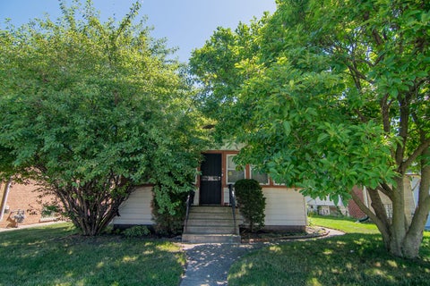Photo of 603 Greenbay Avenue, Calumet City, IL 60409 (MLS # 12784318)