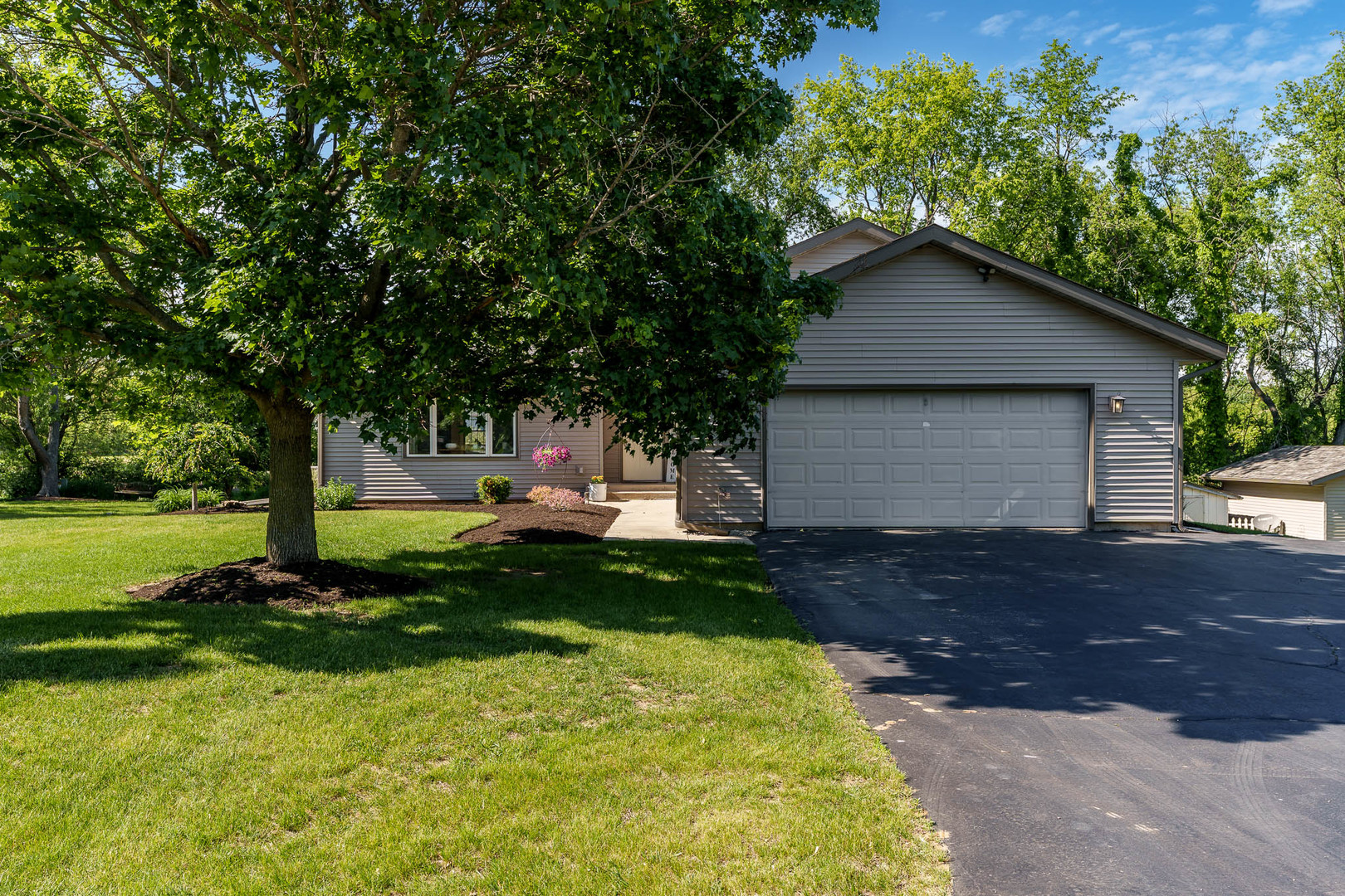 7812 Rhonda Drive
