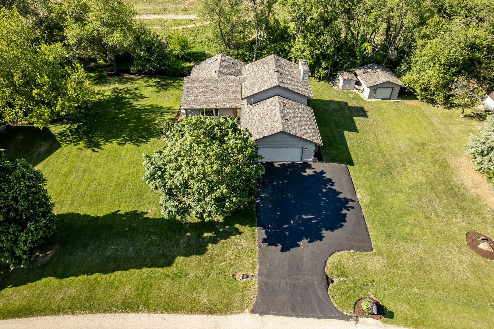 7812 Rhonda Drive