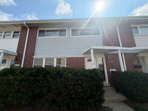 Photo of 8024 W Lyons Street #B, Niles, IL 60714 (MLS # 12742610)