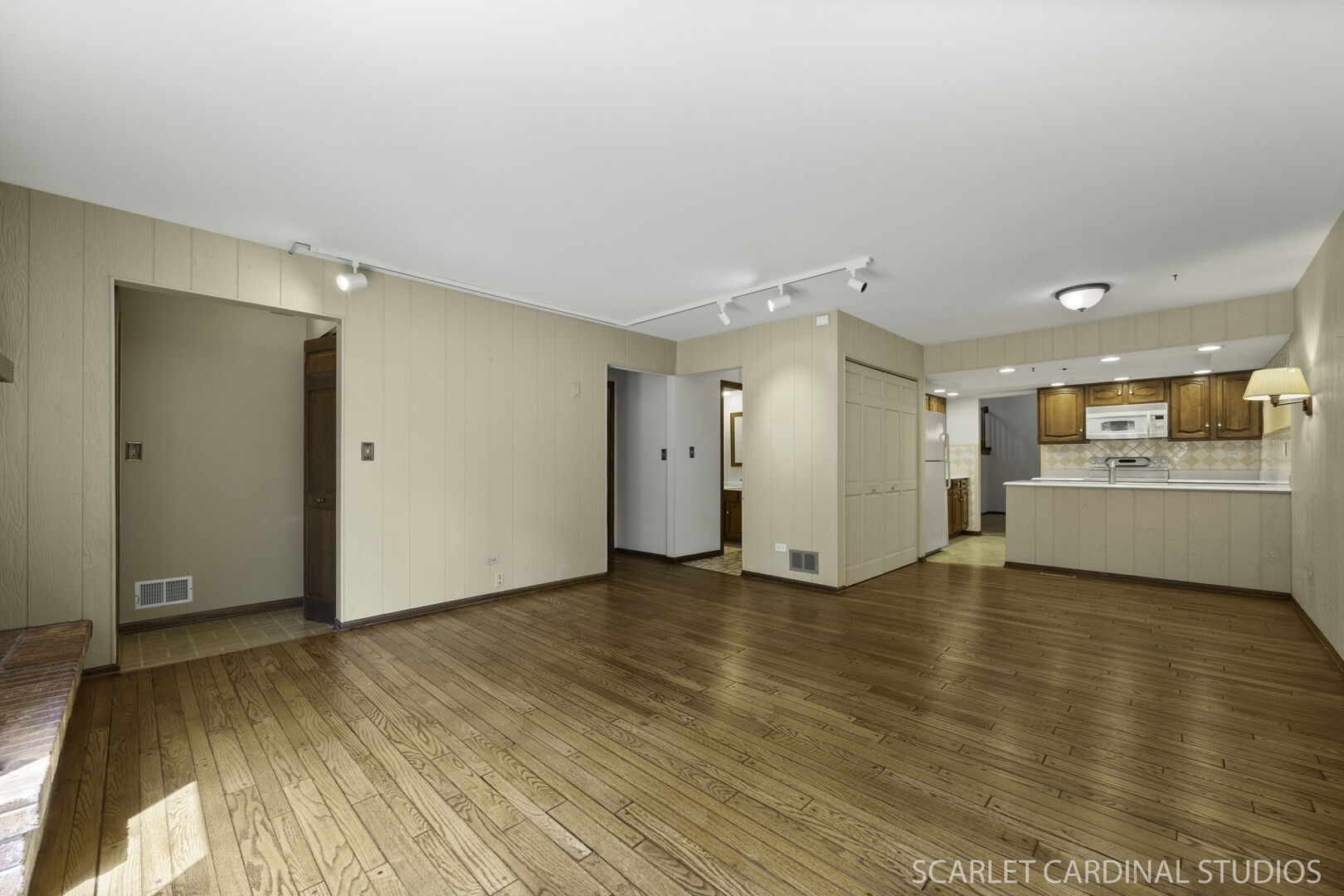 1040 Creekside Drive