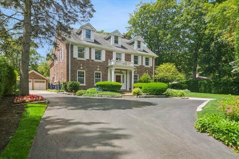 Photo of 1448 Sheridan Road, Highland Park, IL 60035 (MLS # 12707354)