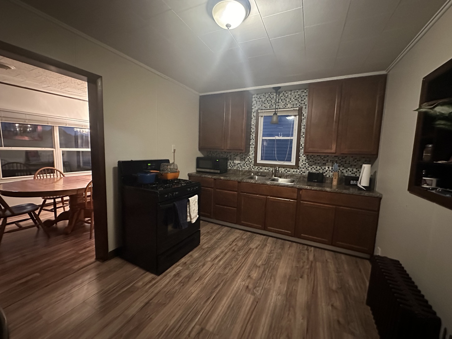 150 E Walnut Street