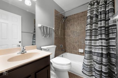 Tiny photo for 1948 Sundrop Court, Bartlett, IL 60103 (MLS # 12648089)