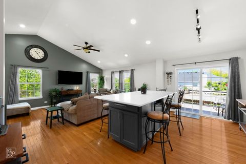 Tiny photo for 1948 Sundrop Court, Bartlett, IL 60103 (MLS # 12648089)