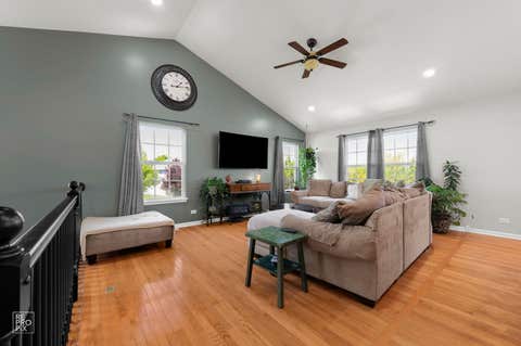 Tiny photo for 1948 Sundrop Court, Bartlett, IL 60103 (MLS # 12648089)
