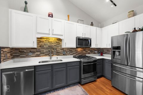 Tiny photo for 1948 Sundrop Court, Bartlett, IL 60103 (MLS # 12648089)