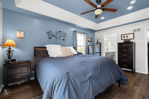Tiny photo for 1948 Sundrop Court, Bartlett, IL 60103 (MLS # 12648089)