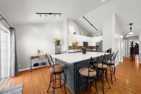 Tiny photo for 1948 Sundrop Court, Bartlett, IL 60103 (MLS # 12648089)