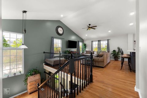 Tiny photo for 1948 Sundrop Court, Bartlett, IL 60103 (MLS # 12648089)