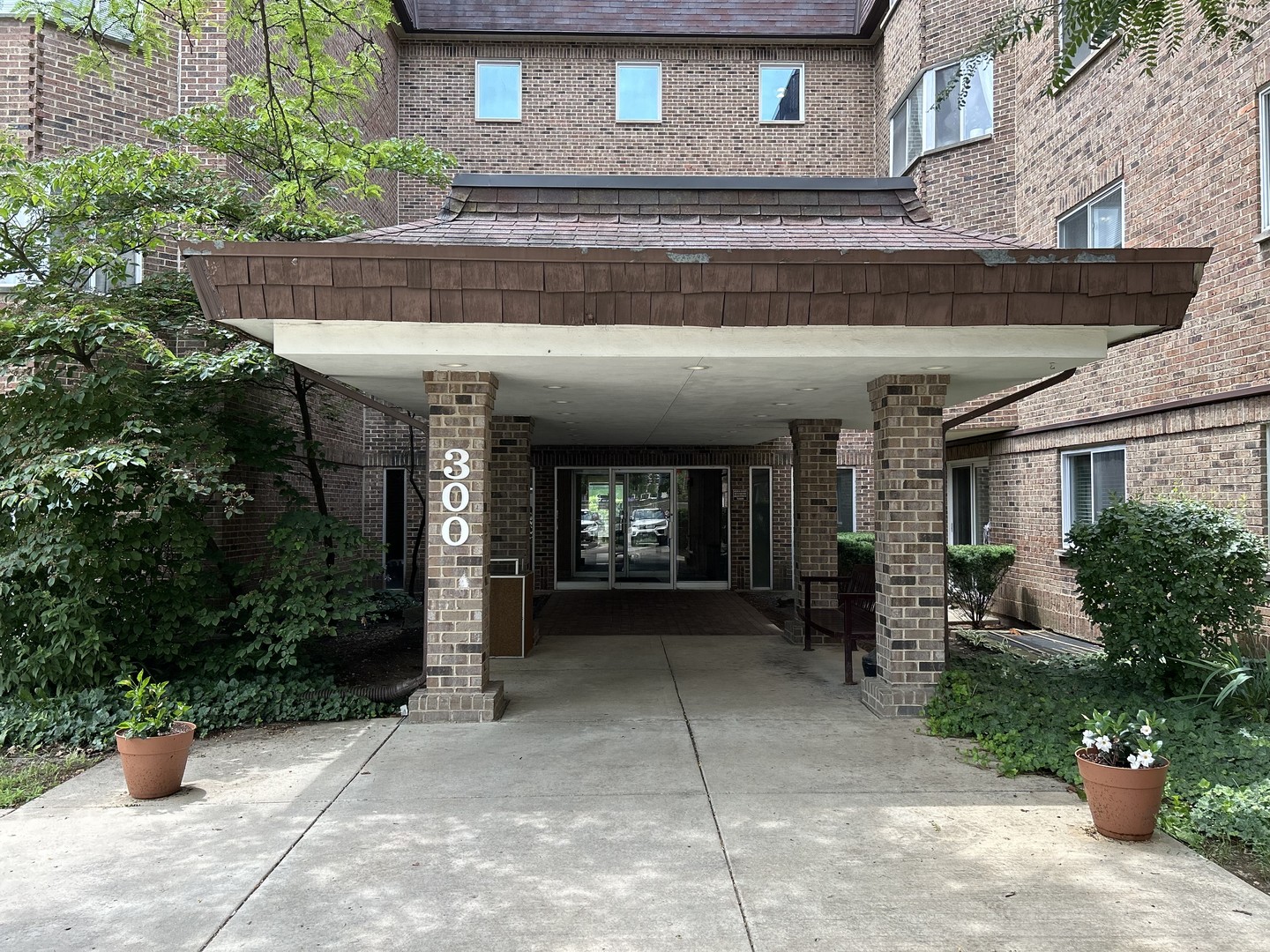 300 S Roselle Road 207