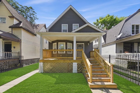 Photo of 11940 S Yale Avenue, Chicago, IL 60628 (MLS # 12744948)