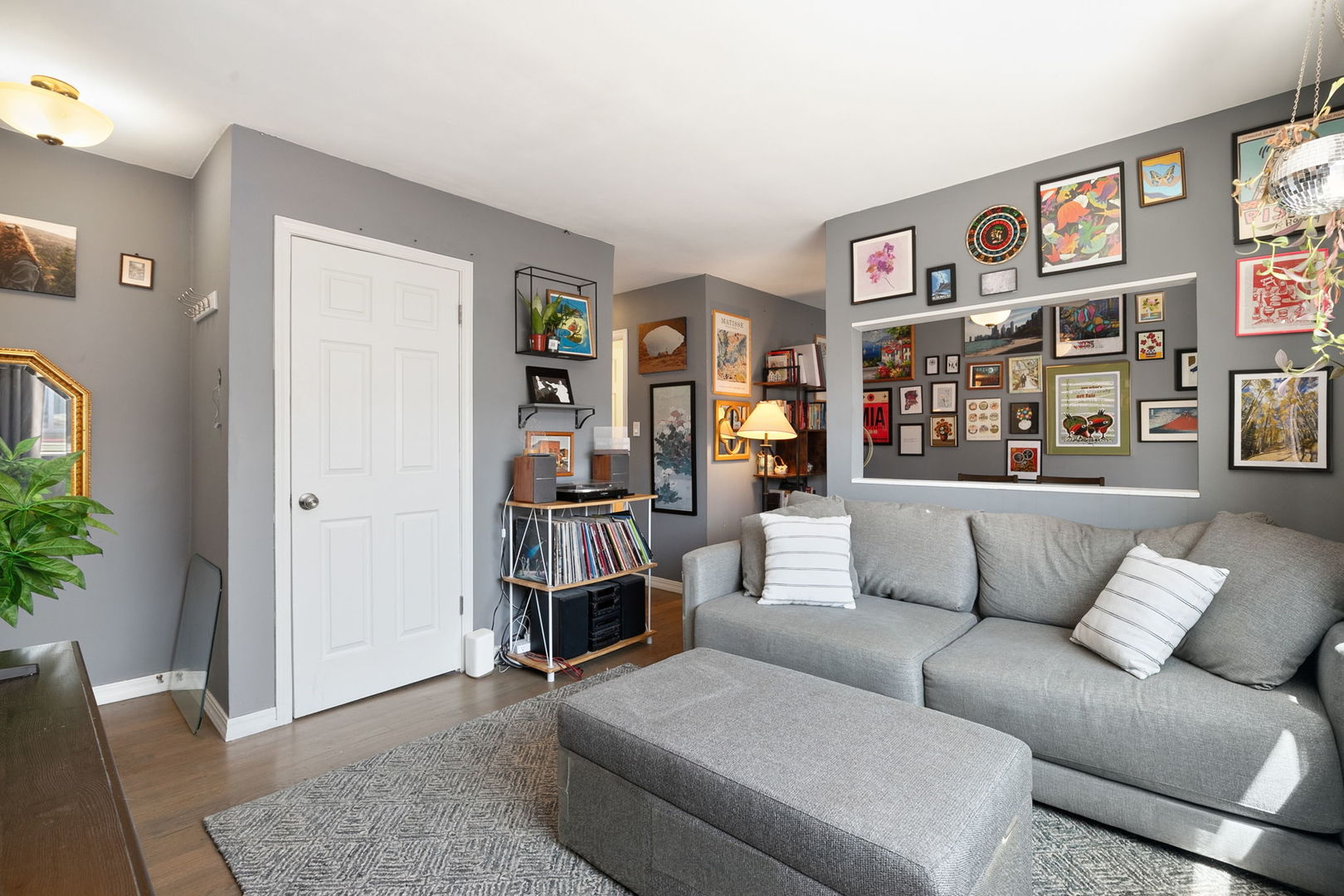 3037 W Montrose Avenue 3A