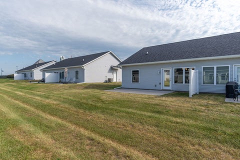 Tiny photo for 127 Beacon Harbor Parkway, East Moline, IL 61244 (MLS # 12739079)