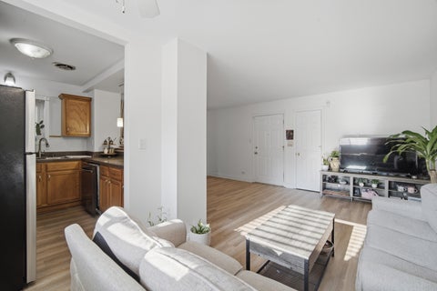 Tiny photo for 427 S Elmwood Avenue #2, Oak Park, IL 60302 (MLS # 12749278)