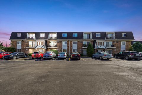 Tiny photo for 10306 Ridgeland Avenue #104, Chicago Ridge, IL 60415 (MLS # 12483316)