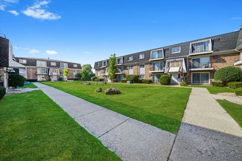 Tiny photo for 10306 Ridgeland Avenue #104, Chicago Ridge, IL 60415 (MLS # 12483316)