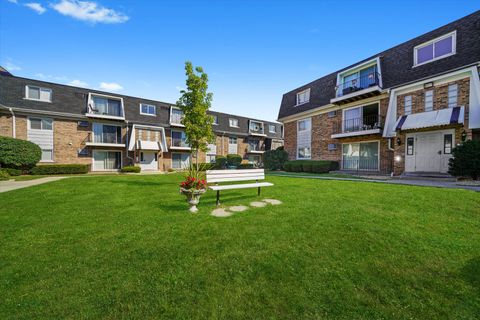 Tiny photo for 10306 Ridgeland Avenue #104, Chicago Ridge, IL 60415 (MLS # 12483316)