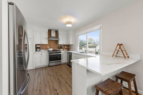 Tiny photo for 30W260 Holyoke Court, Warrenville, IL 60555 (MLS # 12516894)