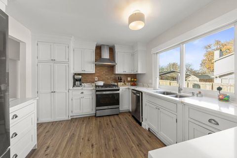 Tiny photo for 30W260 Holyoke Court, Warrenville, IL 60555 (MLS # 12516894)