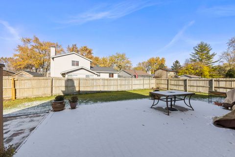 Tiny photo for 30W260 Holyoke Court, Warrenville, IL 60555 (MLS # 12516894)