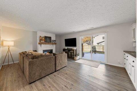 Tiny photo for 30W260 Holyoke Court, Warrenville, IL 60555 (MLS # 12516894)