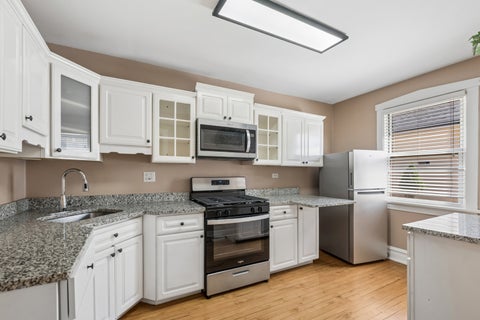 Tiny photo for 192 Waubansee Road, Riverside, IL 60546 (MLS # 12672149)