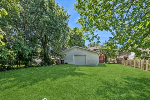 Tiny photo for 192 Waubansee Road, Riverside, IL 60546 (MLS # 12672149)
