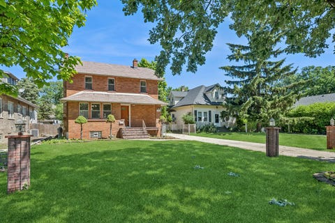 Tiny photo for 192 Waubansee Road, Riverside, IL 60546 (MLS # 12672149)