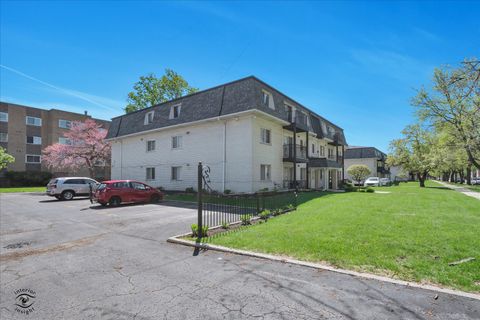 Tiny photo for 9621 S Karlov Avenue #301, Oak Lawn, IL 60453 (MLS # 12628580)