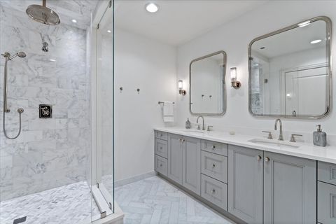 Tiny photo for 10 E Delaware Place #28E, Chicago, IL 60611 (MLS # 12453185)