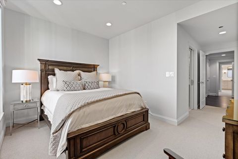 Tiny photo for 10 E Delaware Place #28E, Chicago, IL 60611 (MLS # 12453185)