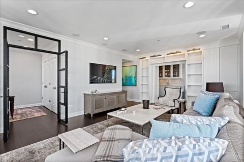 Tiny photo for 10 E Delaware Place #28E, Chicago, IL 60611 (MLS # 12453185)