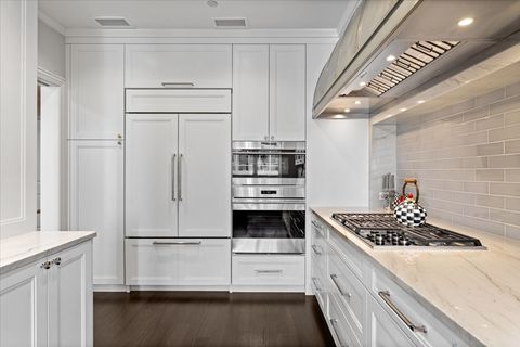 Tiny photo for 10 E Delaware Place #28E, Chicago, IL 60611 (MLS # 12453185)