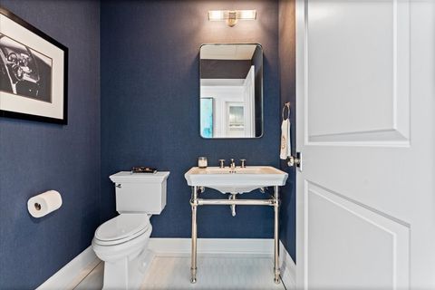 Tiny photo for 10 E Delaware Place #28E, Chicago, IL 60611 (MLS # 12453185)