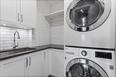 Tiny photo for 10 E Delaware Place #28E, Chicago, IL 60611 (MLS # 12453185)