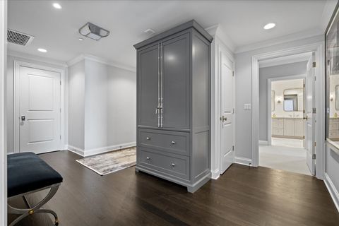 Tiny photo for 10 E Delaware Place #28E, Chicago, IL 60611 (MLS # 12453185)