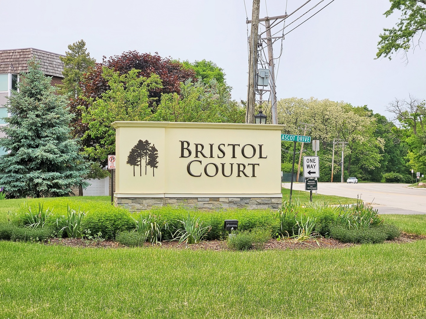 200 Thames Parkway 1K